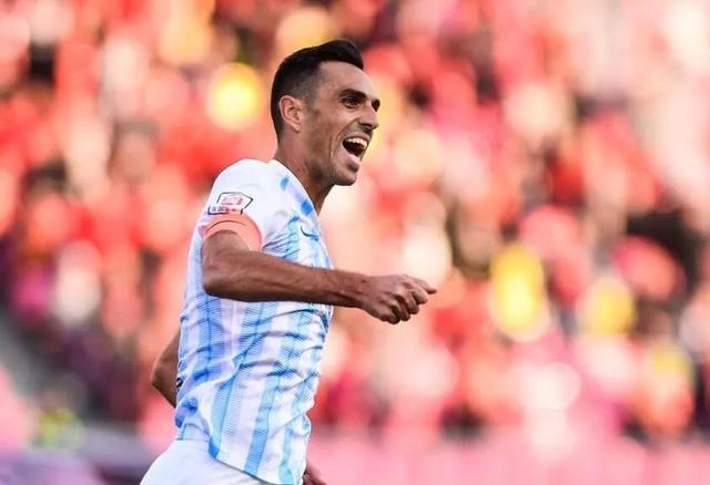 同时保持对 同时保持对