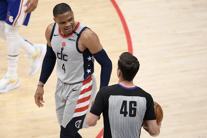 时刻发生在 时刻发生在